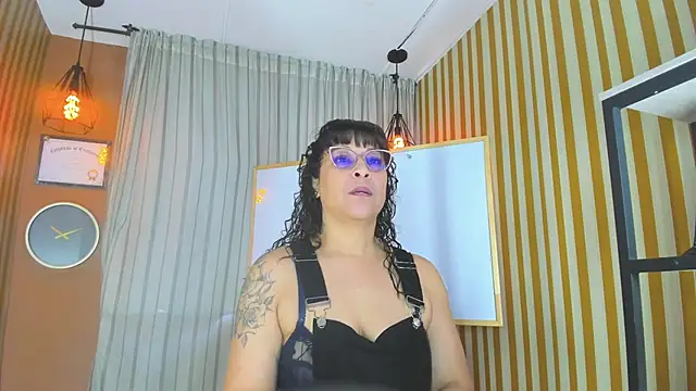 Jenni Zeller online show from 23, 10, 2025