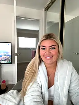 EmilyKingg online show from 19, 9, 2025