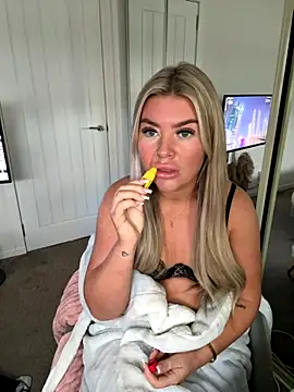 EmilyKingg online show from 4, 10, 2025