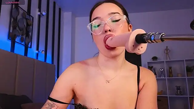 mika mori online show from 30, 9, 2025