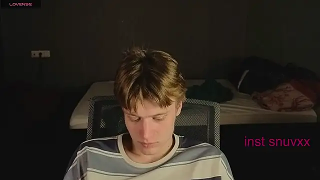 Snapshot of LouieEvans chatting on 10, 10, 2025 LouieEvans online show from 10, 10, 2025