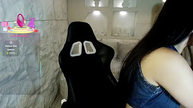 mara jhonson r  online show from 2, 10, 2025