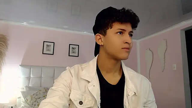 Snapshot of Axel_savage chatting on 24, 9, 2025 Axel savage online show from 24, 9, 2025