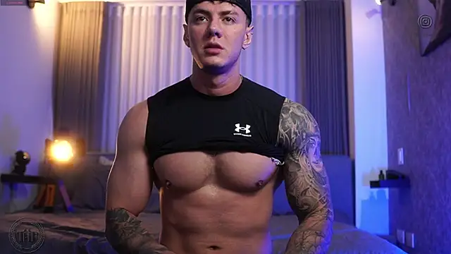 Thomas Falcon online show from 8, 10, 2025