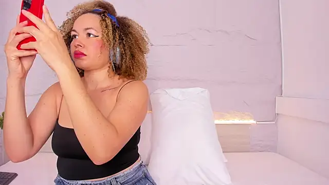 Snapshot of marianarey1_ chatting on 6, 10, 2025 marianarey1 online show from 6, 10, 2025