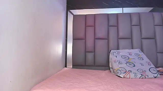 kissme luna online show from 18, 11, 2025