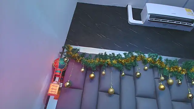 kissme luna online show from 17, 12, 2025