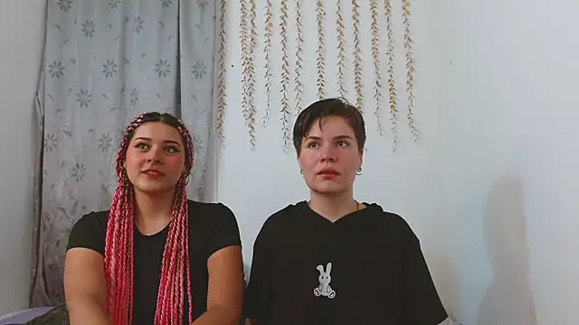 Snapshot of AmbarAndValery chatting on 13, 9, 2025 AmbarAndValery online show from 13, 9, 2025