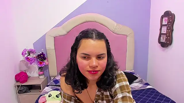 Snapshot of Angelina_rossy chatting on 10, 10, 2025 Angelina rossy online show from 10, 10, 2025