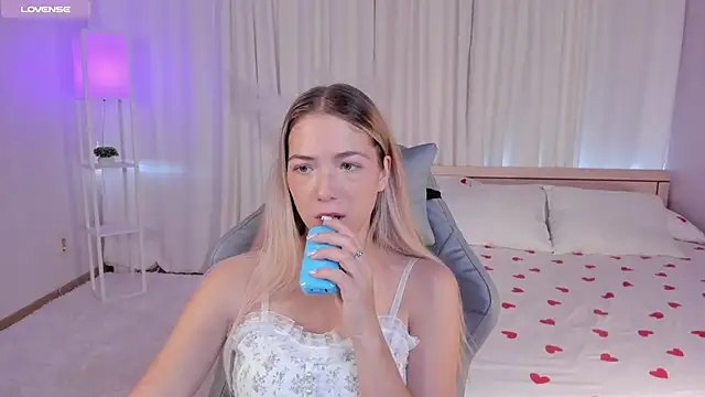 Snapshot of Susan_Mimi chatting on 16, 10, 2025 Susan Mimi online show from 16, 10, 2025