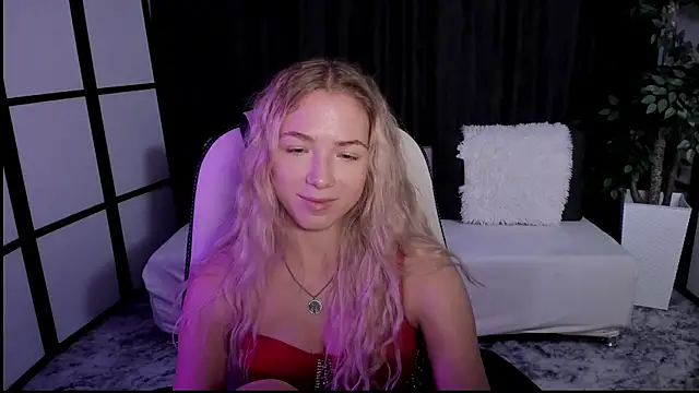 Snapshot of Susan_Mimi chatting on 24, 10, 2025 Susan Mimi online show from 24, 10, 2025