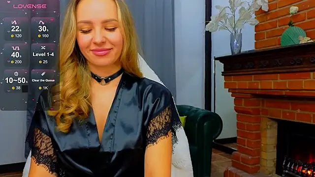 Snapshot of Hloya_Mei chatting on 16, 10, 2025 Hloya Mei online show from 16, 10, 2025