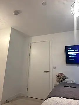 SexySaraxxoo online show from 17, 12, 2025