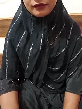 Itz Mayra  online show from 8, 10, 2025