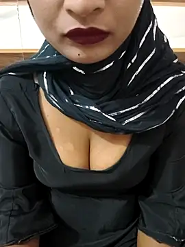 Itz Mayra  online show from 22, 10, 2025