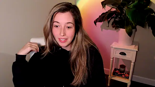 Snapshot of SuggestiveBehavior chatting on 11, 10, 2025 SuggestiveBehavior online show from 11, 10, 2025