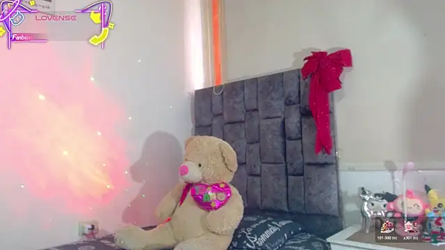 Charlotte Landry   online show from 20, 12, 2025