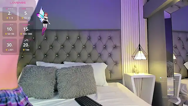 LunaBloomn online show from 5, 11, 2025