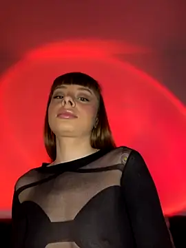 Snapshot of BabyBee_ chatting on 20, 11, 2025 BabyBee online show from 20, 11, 2025