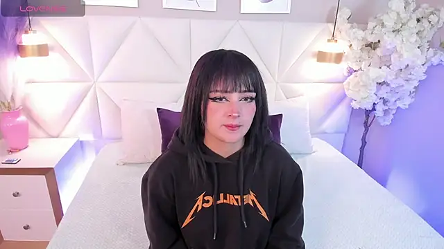 Adara  carter  online show from 15, 12, 2025