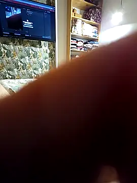 Snapshot of roi-du-silence chatting on 7, 11, 2025 roi-du-silence online show from 7, 11, 2025