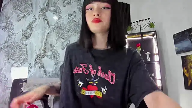 Snapshot of Zoe_Rosse00 chatting on 19, 11, 2025 Zoe Rosse00 online show from 19, 11, 2025