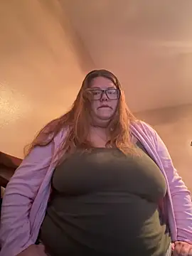 Snapshot of amberlynntun chatting on 13, 11, 2025 amberlynntun online show from 13, 11, 2025