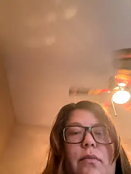 Snapshot of amberlynntun chatting on 14, 11, 2025 amberlynntun online show from 14, 11, 2025