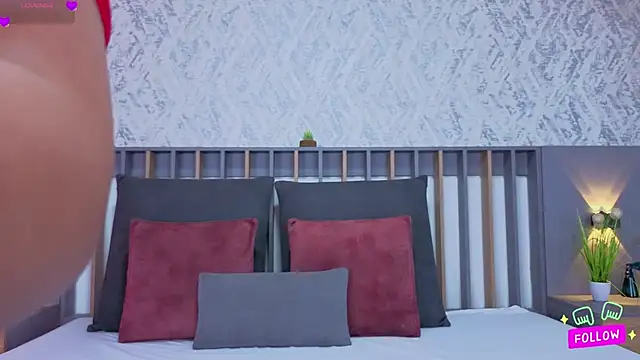 Snapshot of Miranda_Blair chatting on 9, 10, 2025 Miranda Blair online show from 9, 10, 2025