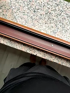 Snapshot of LAZ3R1 chatting on 25, 10, 2025 LAZ3R1 online show from 25, 10, 2025