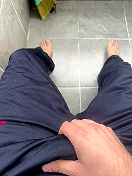 Snapshot of LAZ3R1 chatting on 2, 11, 2025 LAZ3R1 online show from 2, 11, 2025