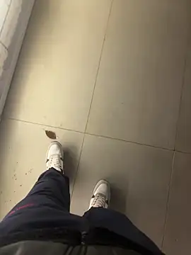 Snapshot of LAZ3R1 chatting on 15, 11, 2025 LAZ3R1 online show from 15, 11, 2025