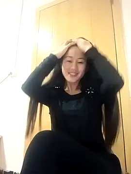 luy-xinh02 online show from 13, 11, 2025