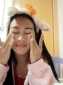 luy-xinh02 online show from 27, 11, 2025