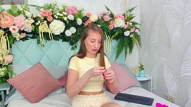 Miranda Scott online show from 16, 10, 2025