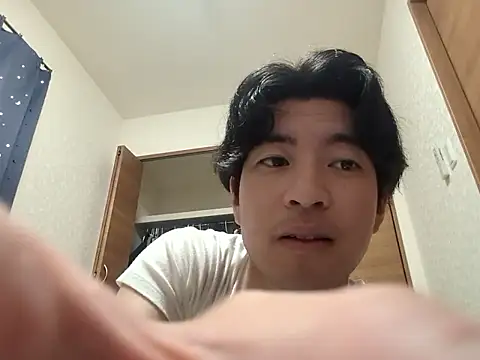 Snapshot of aokunvvv chatting on 3, 10, 2025 aokunvvv online show from 3, 10, 2025