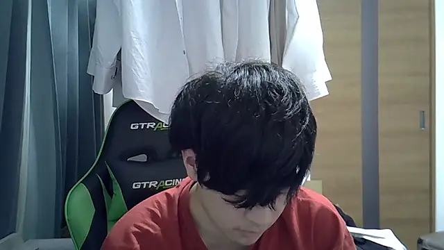 Snapshot of aokunvvv chatting on 13, 10, 2025 aokunvvv online show from 13, 10, 2025