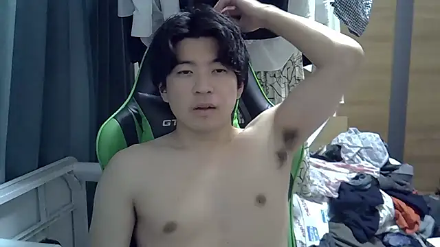 Snapshot of aokunvvv chatting on 17, 10, 2025 aokunvvv online show from 17, 10, 2025