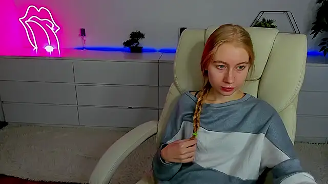 Alina Blonde online show from 26, 9, 2025