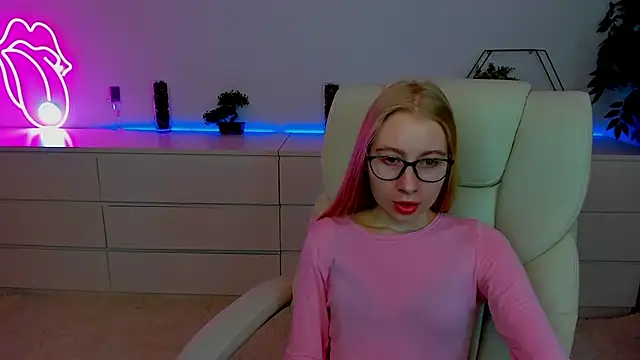 Alina Blonde online show from 7, 10, 2025