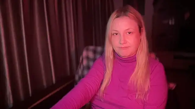 Snapshot of BikiHellena chatting on 26, 11, 2025 BikiHellena online show from 26, 11, 2025