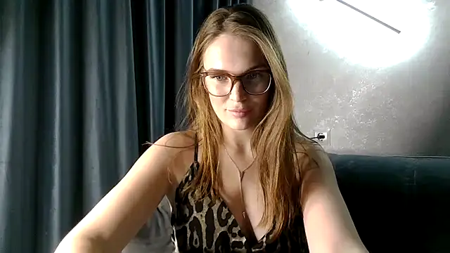 Snapshot of so_flower chatting on 21, 11, 2025 so flower online show from 21, 11, 2025