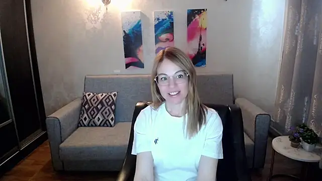 Snapshot of shy_hot_cat chatting on 15, 10, 2025 shy hot cat online show from 15, 10, 2025