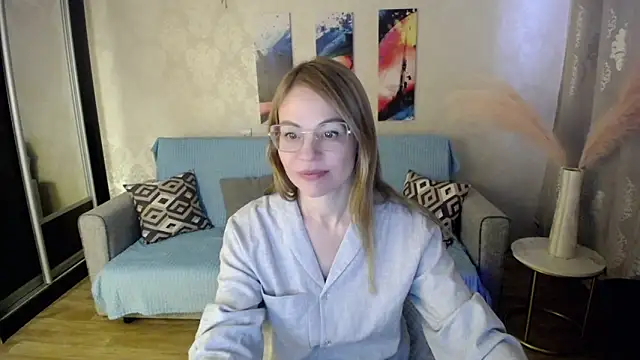 Snapshot of shy_hot_cat chatting on 20, 11, 2025 shy hot cat online show from 20, 11, 2025