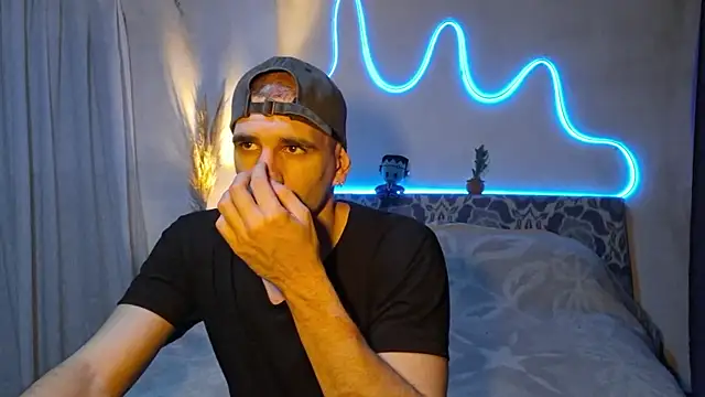 Snapshot of ObeyLust chatting on 18, 11, 2025 ObeyLust online show from 18, 11, 2025