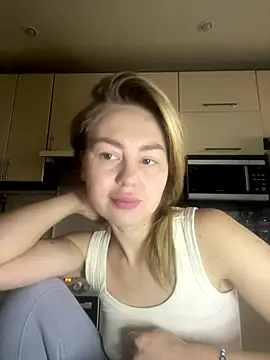 MartaLuna  online show from 3, 12, 2025