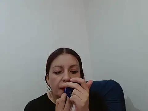 helenn653342 online show from 7, 10, 2025