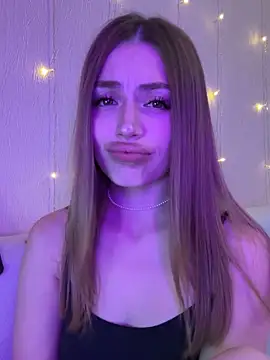 Elizabeth Tay online show from 20, 11, 2025