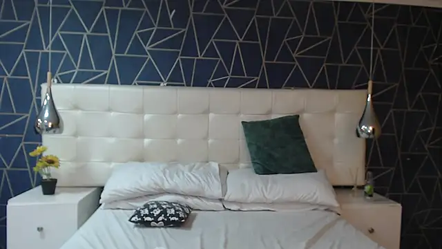 NatashaLimaa online show from 16, 11, 2025