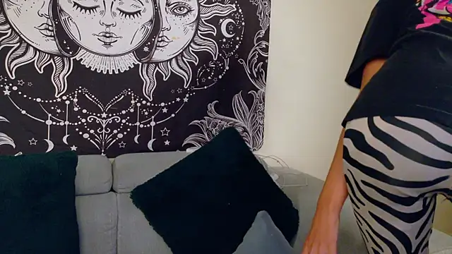 Bellaa Cherry online show from 4, 10, 2025